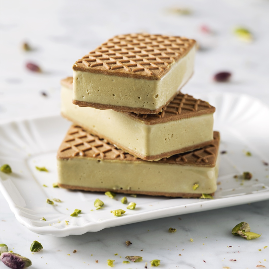 Biscotti al cacao con gelato al Pistacchio Salato di Sicilia (2pz)